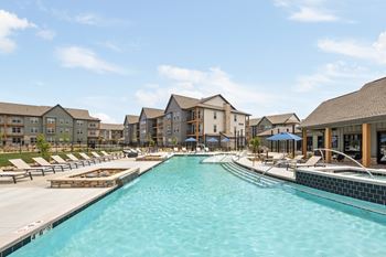 Swimming pool at Notch66 in Longmont, CO 80504